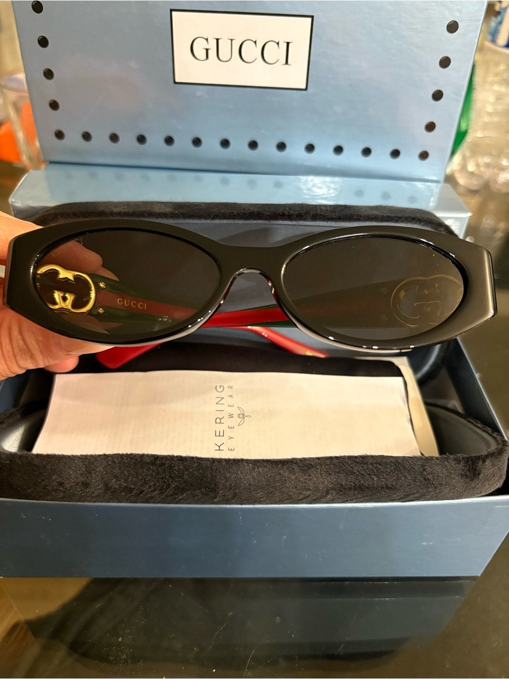 Gucci Black Oval Logo Sunglasses new with packaging - Picture 7 of 13